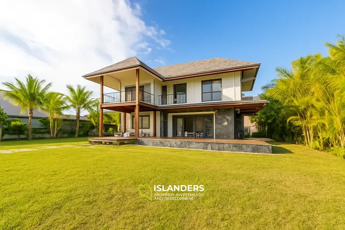 5 Bedrooms · 545 m² · House