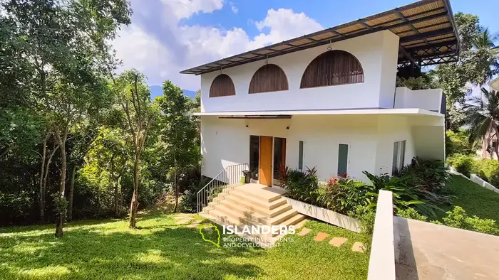 Stylish 2-Bedroom Pool Villa with Rooftop Sea View 