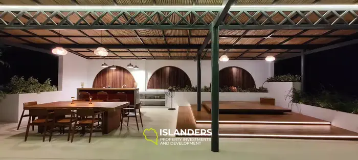 Stylish 2-Bedroom Pool Villa with Rooftop Sea View 