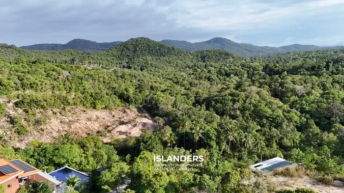 Parcelas con vistas a la montaña y al mar