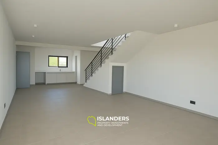 3 Chambres · 2 Salles de bain · 320 m² · Appartement