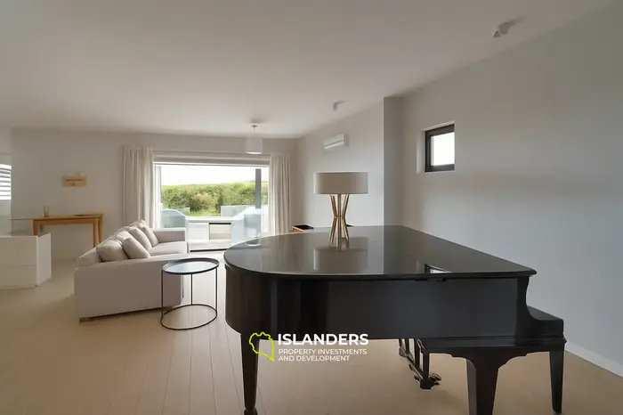 4 Chambres · 4 Salles de bain · 400 m² · Appartement