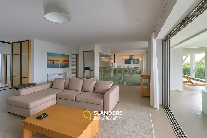 4 Chambres · 4 Salles de bain · 400 m² · Appartement