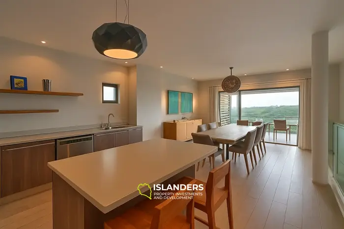 4 Chambres · 4 Salles de bain · 400 m² · Appartement