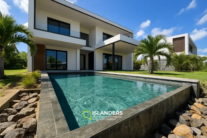 4 Bedrooms · 245 m² · House