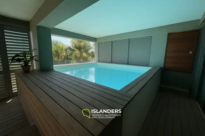 3 спальни · 3 ванные комнаты · 245 м² · Квартира