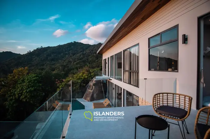 Exclusive 4-Bedroom Sea View Villa