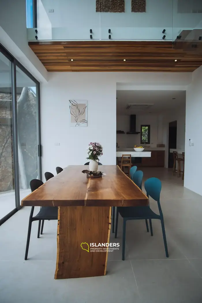 Exclusive 4-Bedroom Sea View Villa