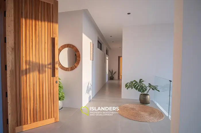 Exclusive 4-Bedroom Sea View Villa