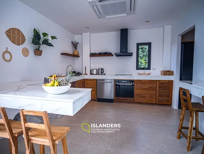 Exclusive 4-Bedroom Sea View Villa