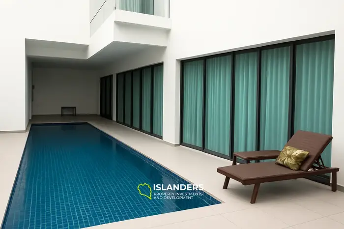 Вилла с бассейном Регент