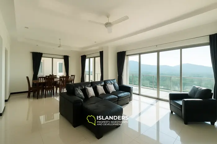 Изысканная вилла с потрясающим видом в Камале