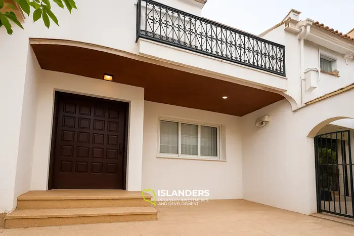 Petchakood Rd, Villa