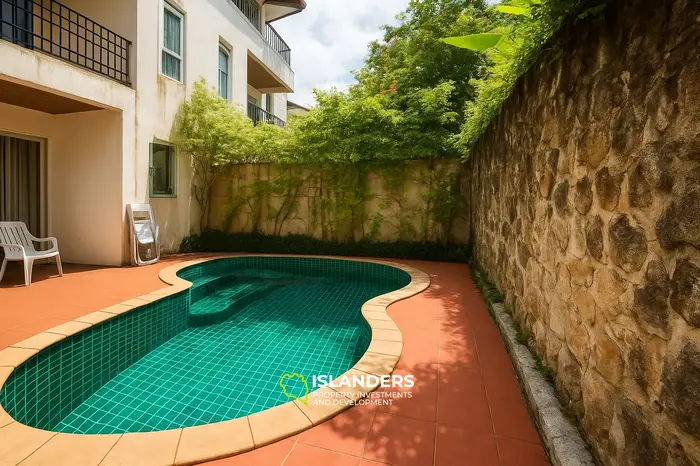 Petchakood Rd, Villa