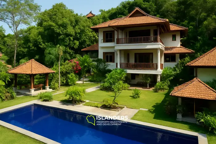 فيلا مذهلة مطلة على البحر للبيع في كاثو