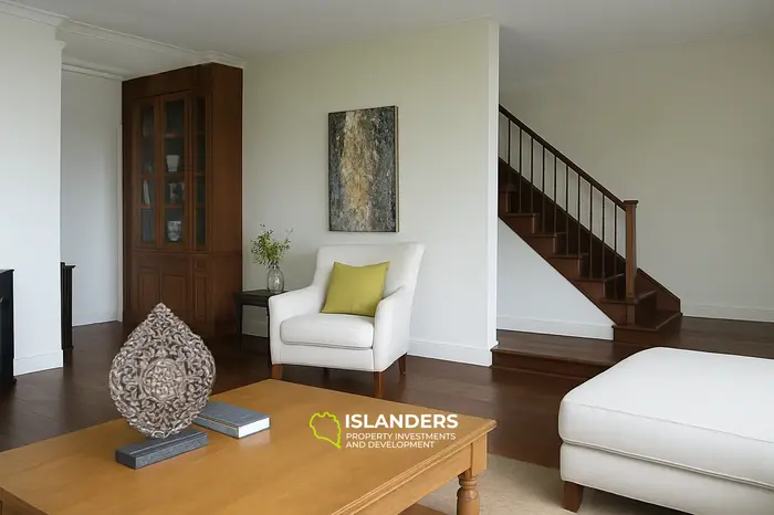 فيلا مذهلة مطلة على البحر للبيع في كاثو