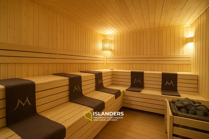 فيلا مذهلة قريبة من شاطئ باتونغ للبيع