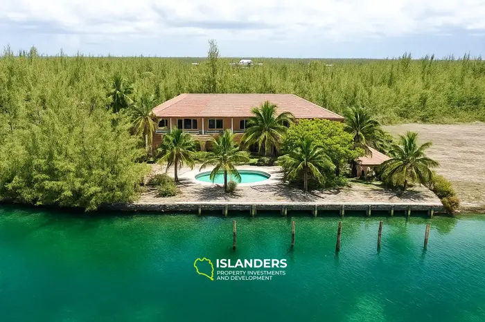 18 غرفة نوم · 12 حمام · شقة