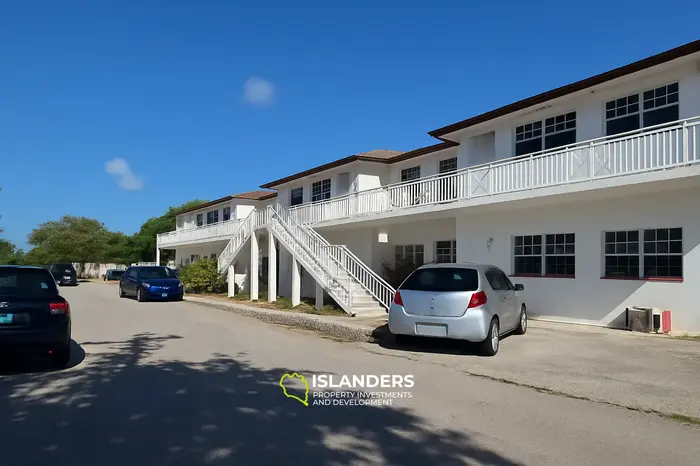 7 Bedrooms · 7 Bathrooms · 919.74 m² · Apartment