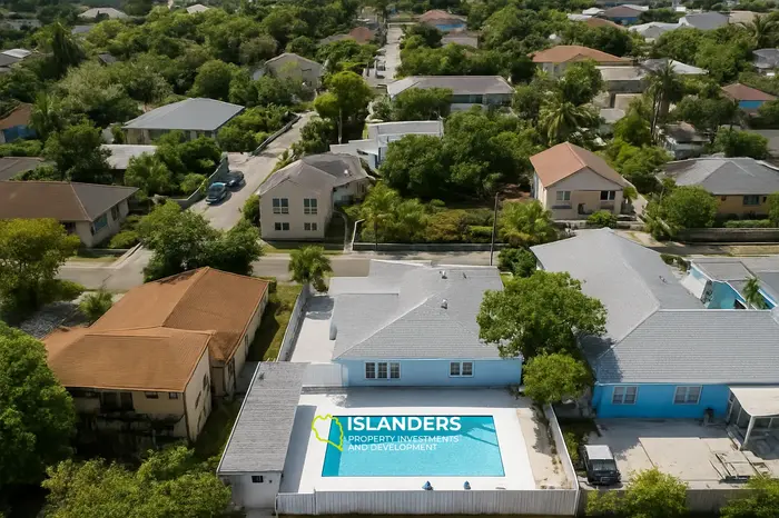 5 Bedrooms · 6 Bathrooms · 303.7 m² · Apartment