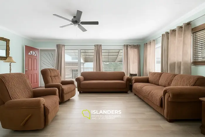 5 Habitaciones · 6 Baños · 303.7 m² · Apartamento