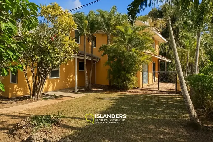 6 Bedrooms · 4 Bathrooms · 289.86 m² · Apartment