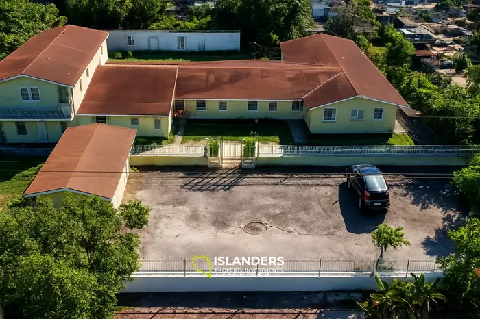 14 Bedrooms · 8 Bathrooms · 1449.29 m² · Apartment