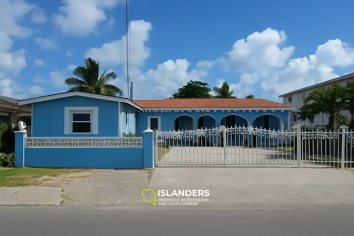 5 Bedrooms · 4 Bathrooms · 464.52 m² · Apartment