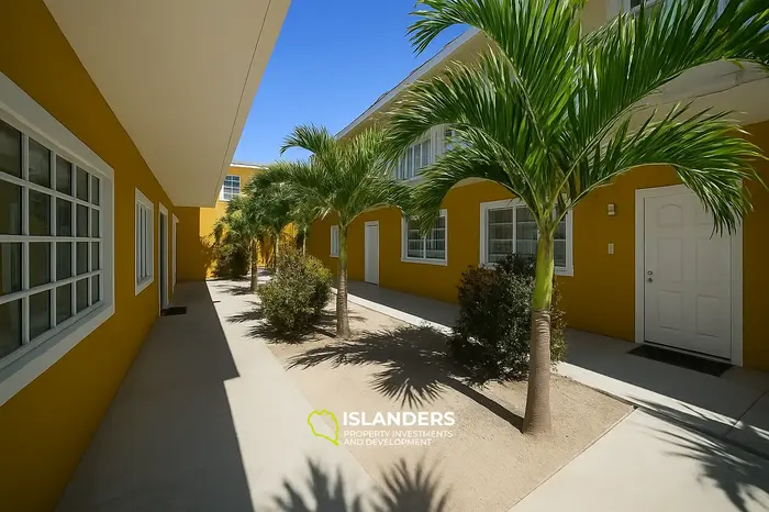 14 Bedrooms · 10 Bathrooms · 808.72 m² · Apartment