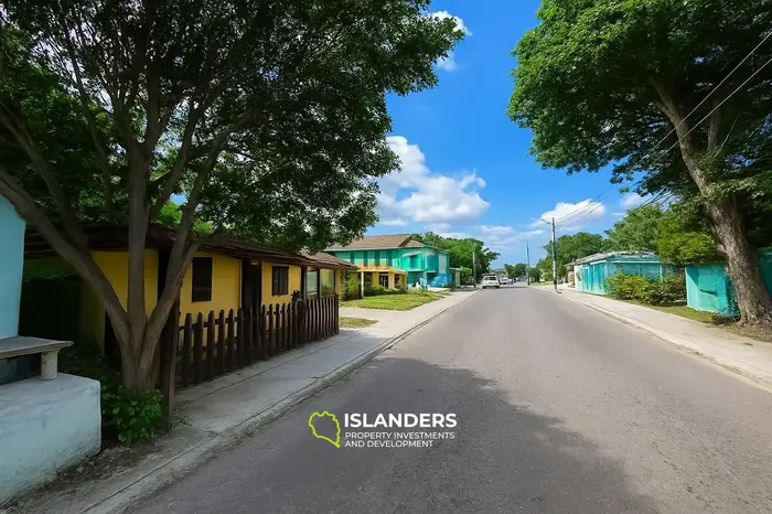 20 Bedrooms · 13 Bathrooms · 964.33 m² · Apartment