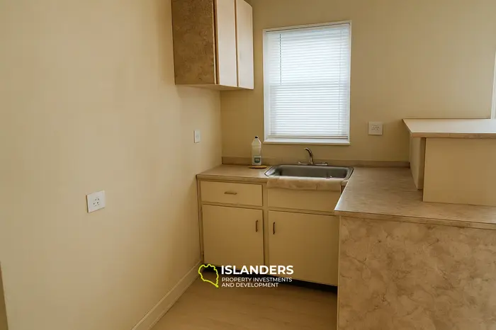 4 Bedrooms · 3 Bathrooms · 111.48 m² · Apartment
