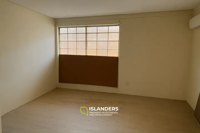 4 Bedrooms · 3 Bathrooms · 111.48 m² · Apartment