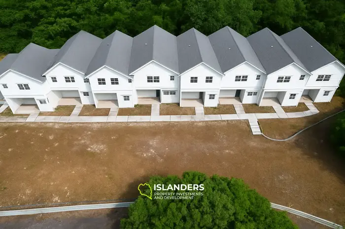 2 Bedrooms · 2 Bathrooms · 125 m² · Apartment