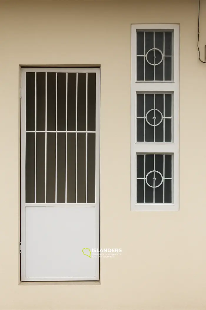 MAISON MODERNE À VENDRE MODERNE MINIMALISTE À AHMAD YANI SELAGALAS MATARAM, NTB