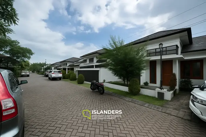 Maison dans le complexe élite de Graha Majapahit Mataram