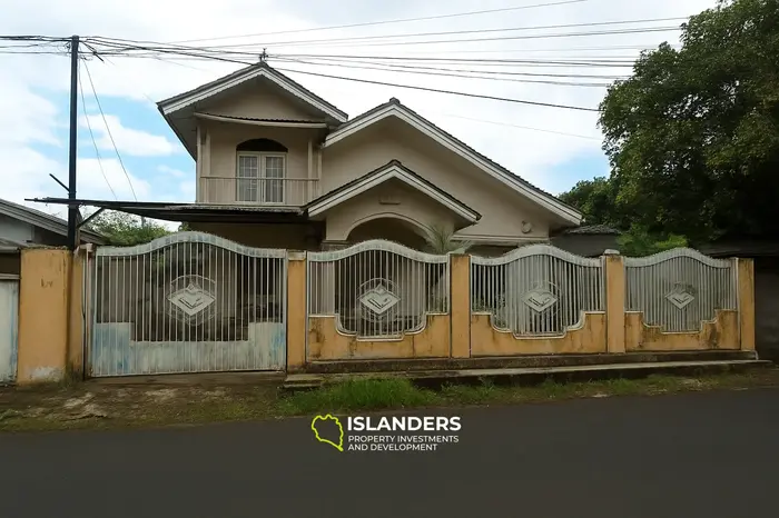 Maison à Karang Bedil près de la rue Sriwijaya Mataram