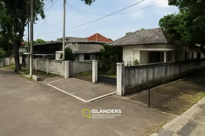 בית בצד הדרך של הכביש הראשי מטרם