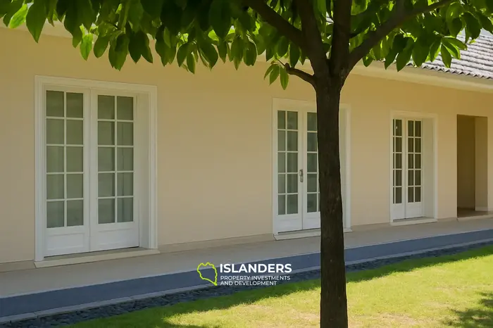 בית בצד הדרך של הכביש הראשי מטרם