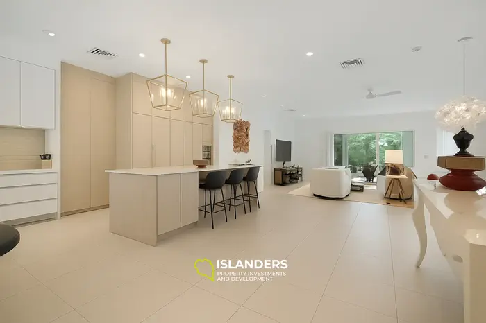 3 Bedrooms · 4 Bathrooms · 226.59 m² · Apartment