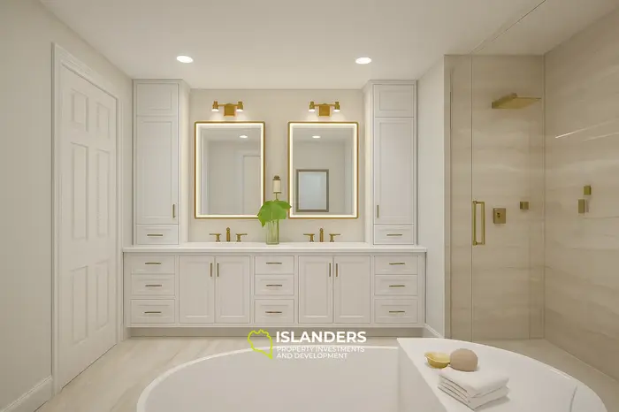 3 Bedrooms · 3 Bathrooms · 222 m² · Apartment