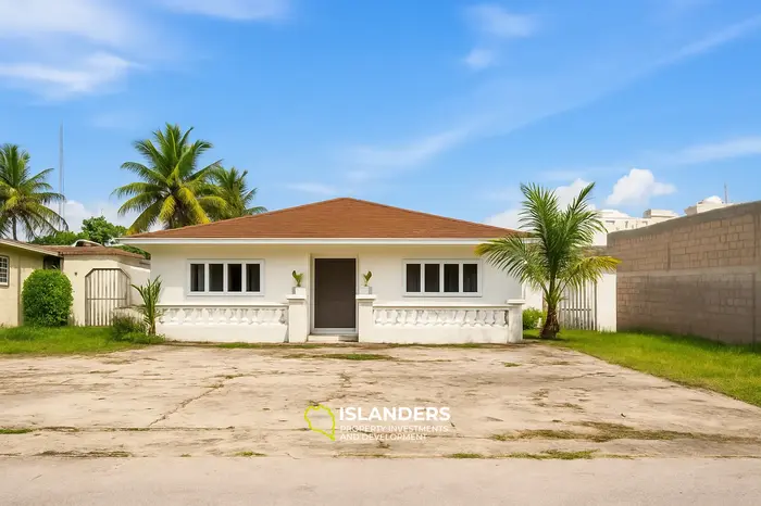11 Bedrooms · 6 Bathrooms · 332.59 m² · Apartment