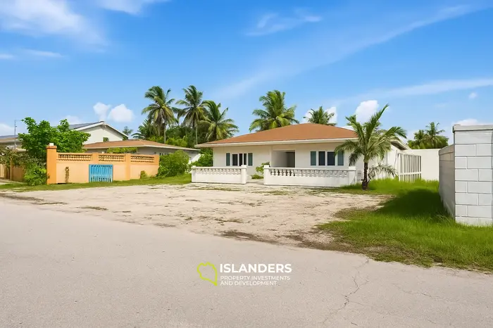 11 Bedrooms · 6 Bathrooms · 332.59 m² · Apartment
