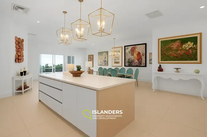 3 Bedrooms · 3 Bathrooms · 226 m² · Apartment