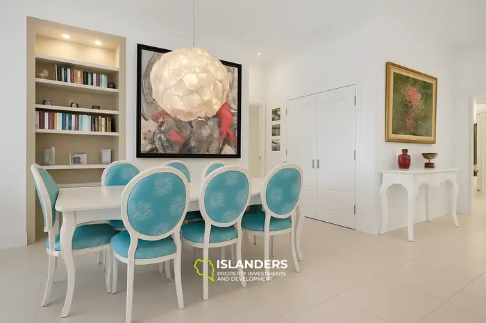 3 Bedrooms · 3 Bathrooms · 226 m² · Apartment