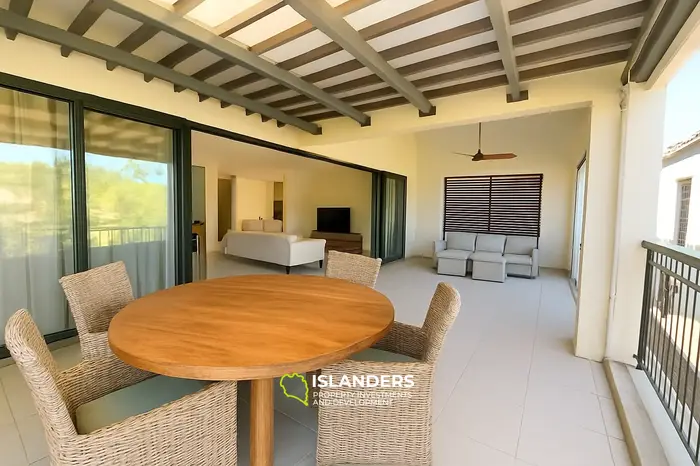3 Bedrooms · 3 Bathrooms · 130 m² · Apartment