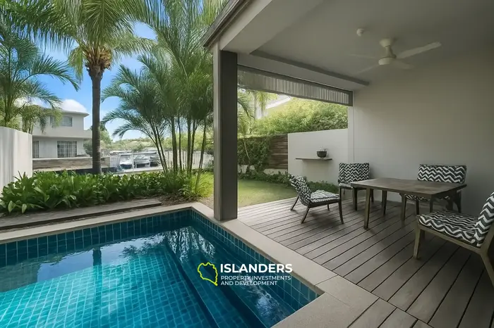 3 Bedrooms · 2 Bathrooms · 210 m² · Apartment