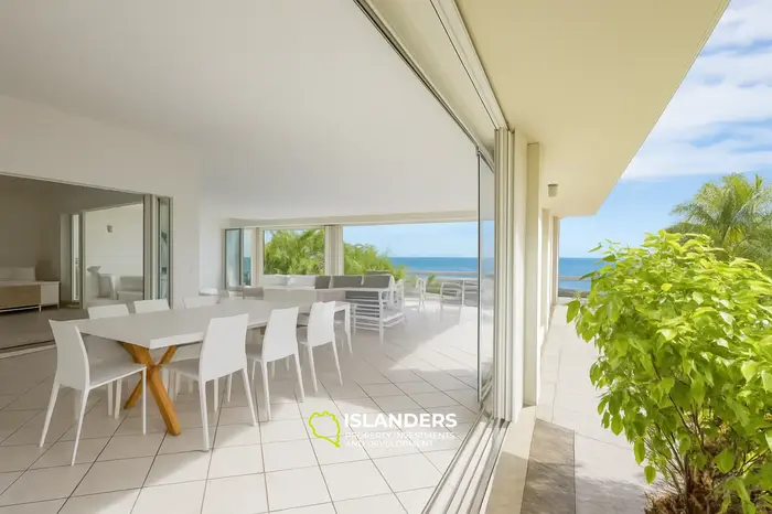 4 Bedrooms · 290 m² · House