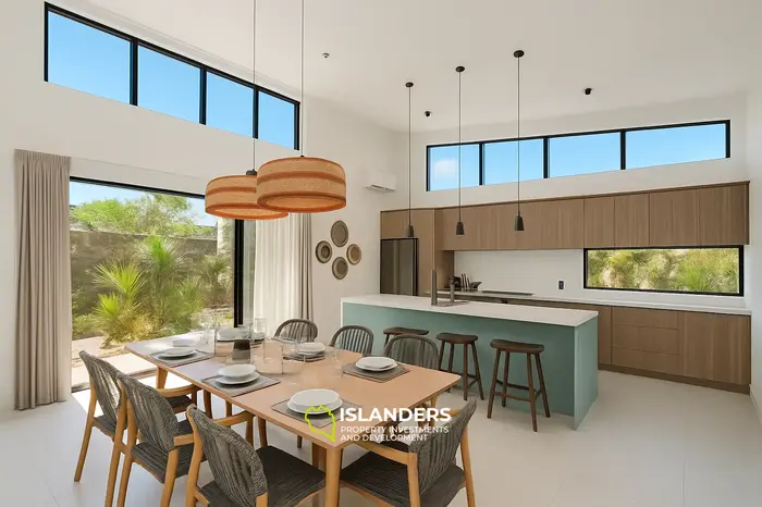 3 Bedrooms · 271 m² · House