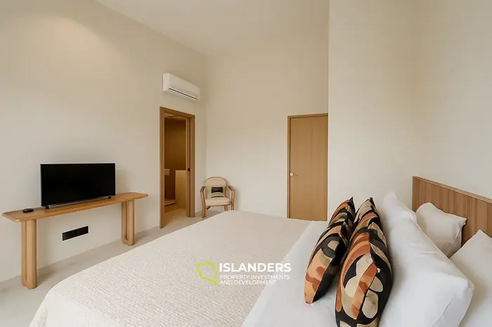 3 Bedrooms · 271 m² · House