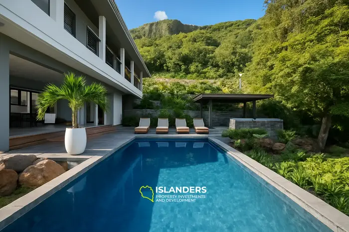 5 Chambres · 5 Salles de bain · 550 m² · Maison